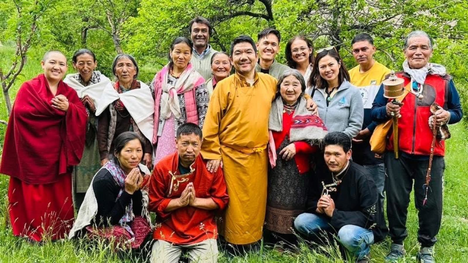 A moment from H.E Serkong Tsenshap Rinpoche’s journey (8 of 24)